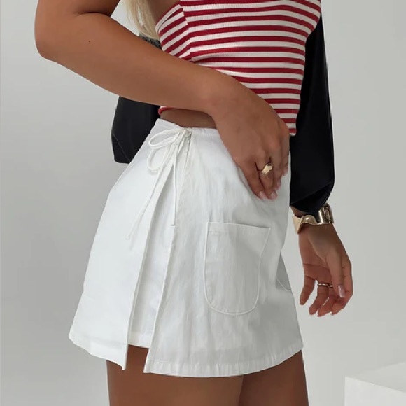 Princess Polly Gigi Wrap Skort White Petite 2P New with tags NWT 2 - Picture 1 of 7